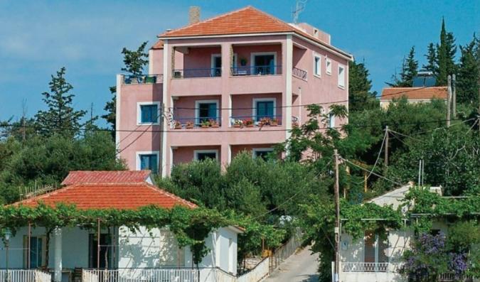 Natassa Apartment *